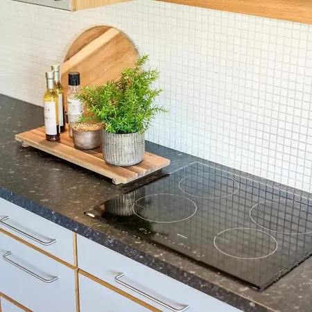 Moderne Naert Alesund 公寓 Valderoya