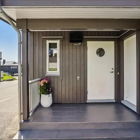 Moderne Naert Alesund Valderoya