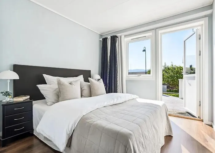 Moderne Naert Alesund * Valderoya