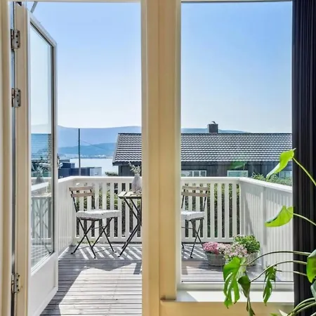 Moderne Naert Alesund شقة